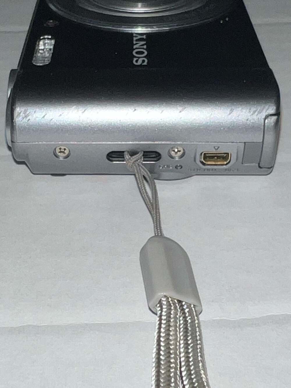 Sony Cyber-shot DSC-W810 20.1MP Digital Camera with 6x Optical Zoom - Picture 3 of 9